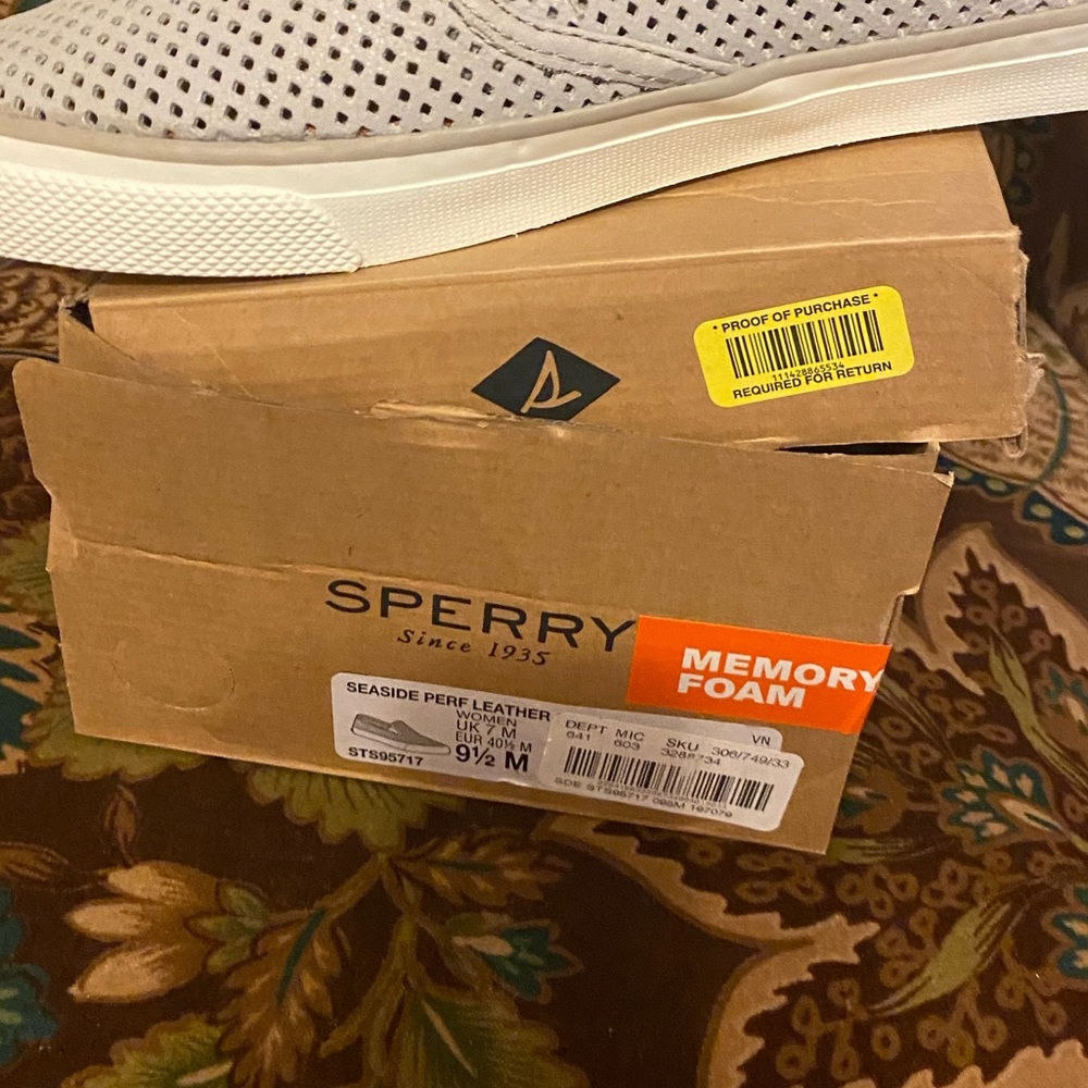 Sperry - Picture 2 of 2